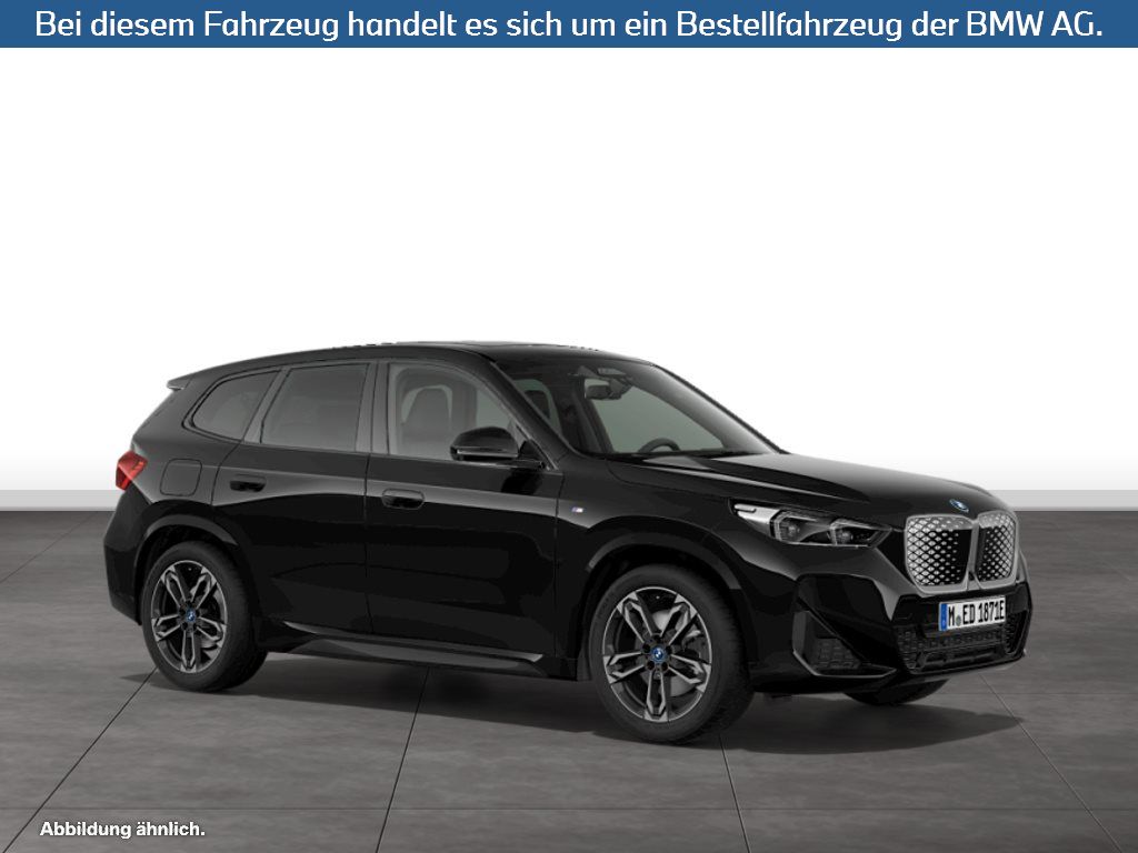 Fahrzeugabbildung BMW iX1 xDrive30