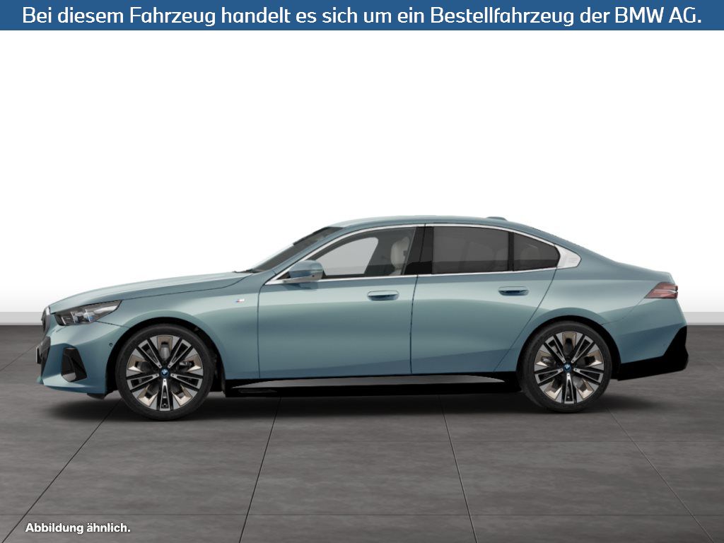Fahrzeugabbildung BMW i5 eDrive40 Limousine