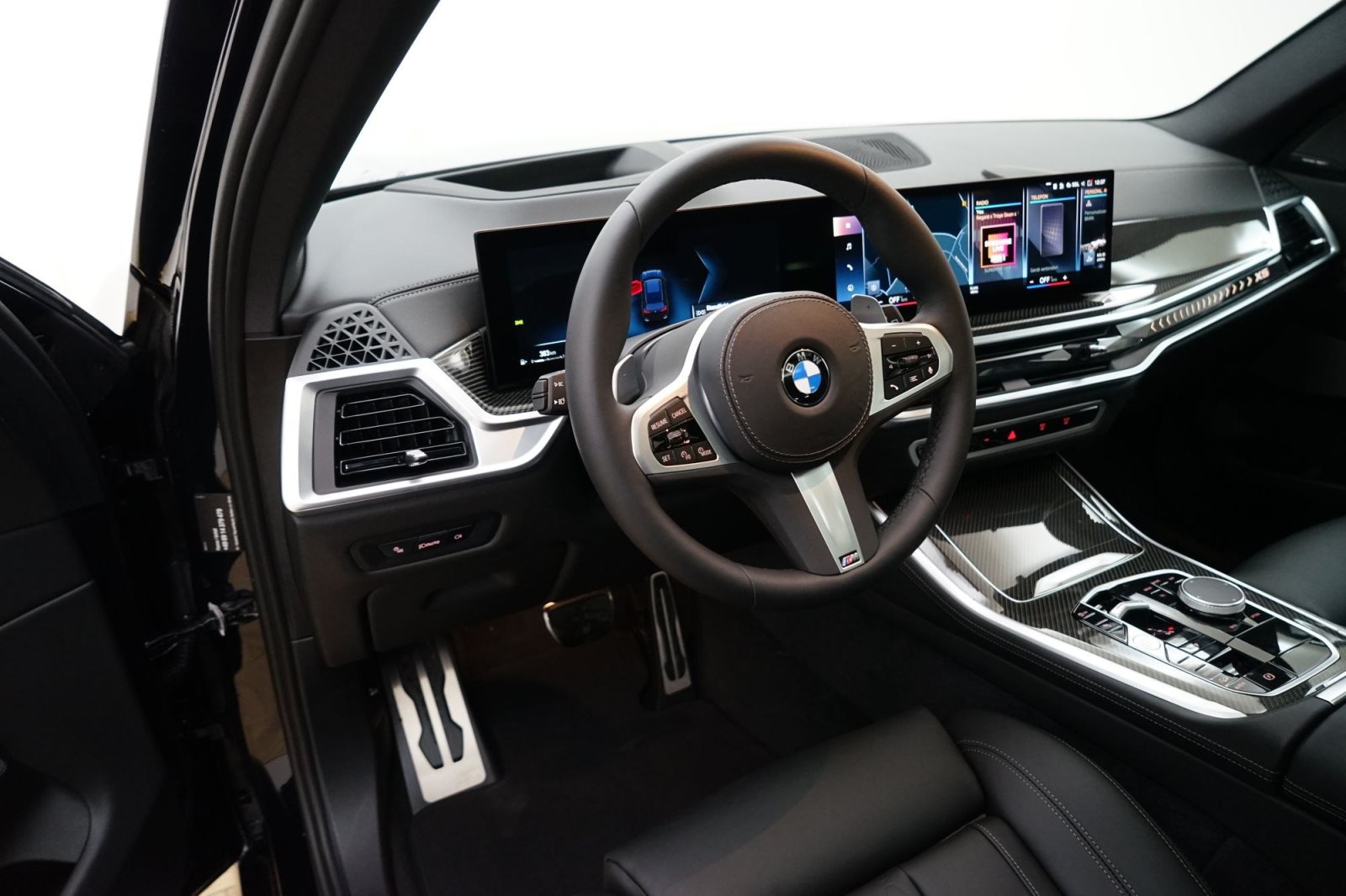 Fahrzeugabbildung BMW X5 xDrive30d [M Sport, HUD, AHK, ACC, GSD, RFK]