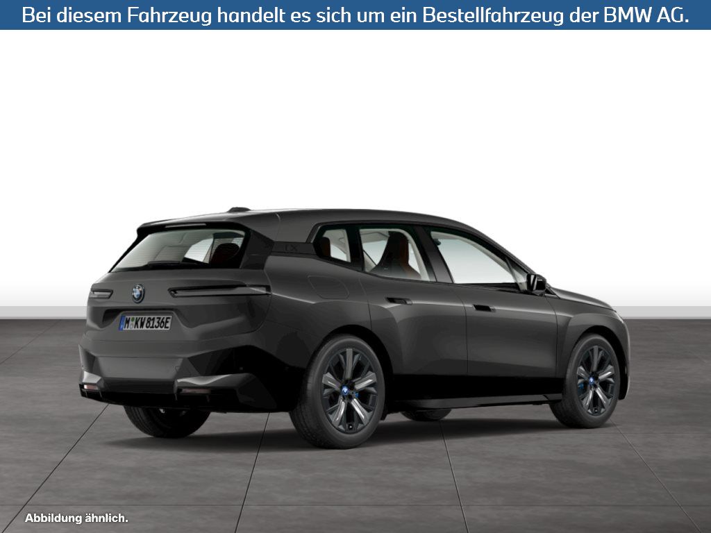 Fahrzeugabbildung BMW iX xDrive40