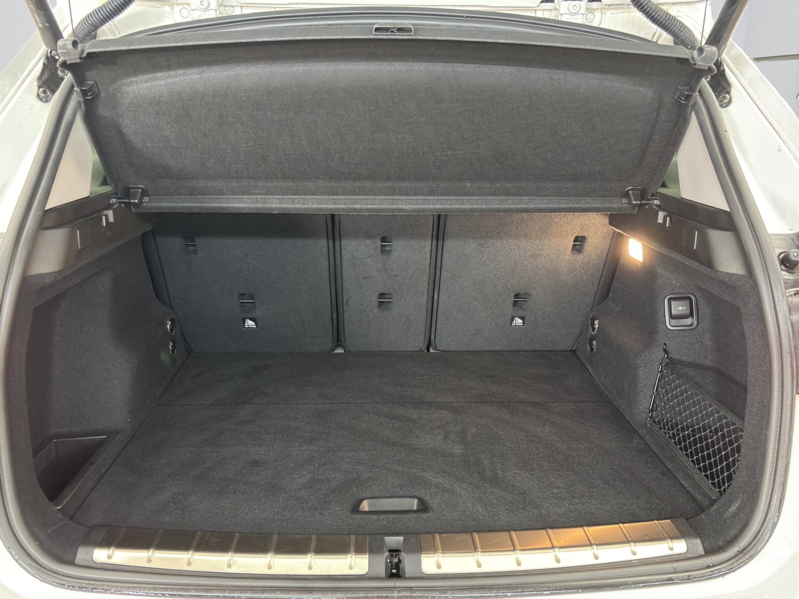 Fahrzeugabbildung BMW X1 xDrive18d [Sport Line, Navi, RFK, LED, SHZ]