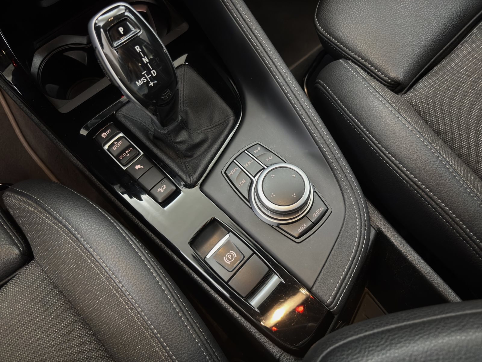 Fahrzeugabbildung BMW X1 xDrive18d [Sport Line, Navi, RFK, LED, SHZ]
