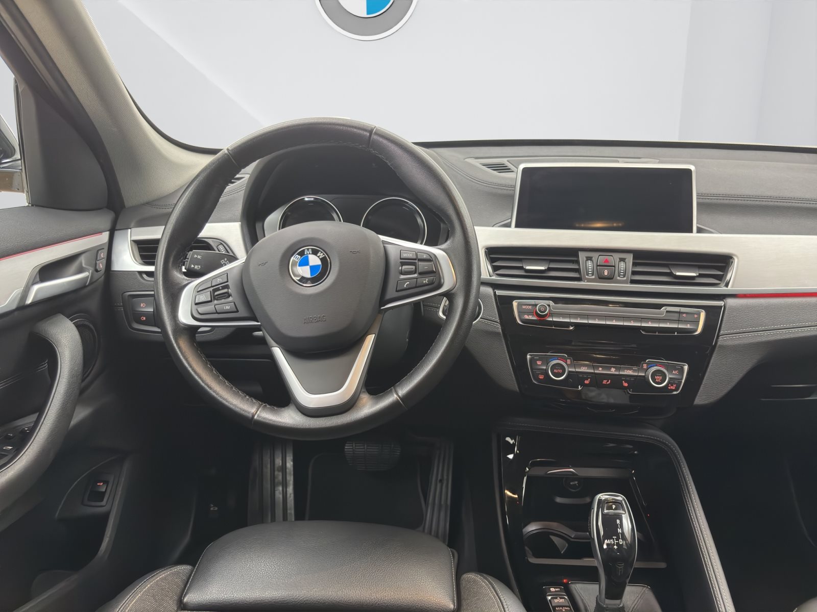 Fahrzeugabbildung BMW X1 xDrive18d [Sport Line, Navi, RFK, LED, SHZ]