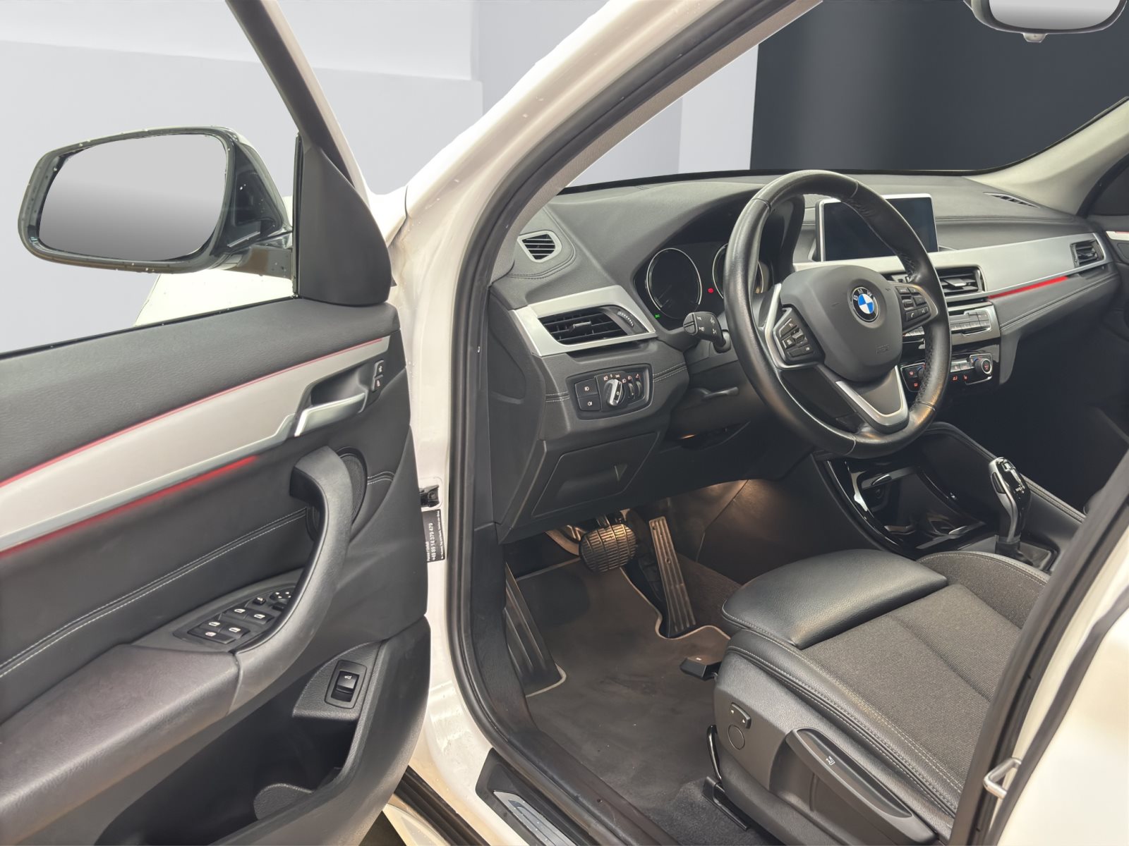 Fahrzeugabbildung BMW X1 xDrive18d [Sport Line, Navi, RFK, LED, SHZ]