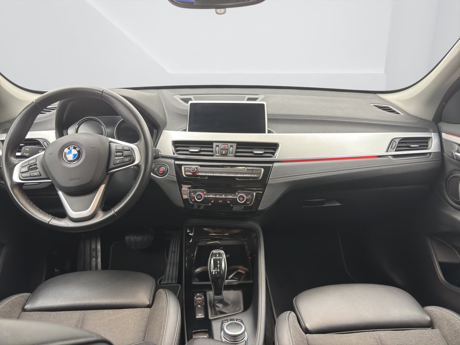 Fahrzeugabbildung BMW X1 xDrive18d [Sport Line, Navi, RFK, LED, SHZ]