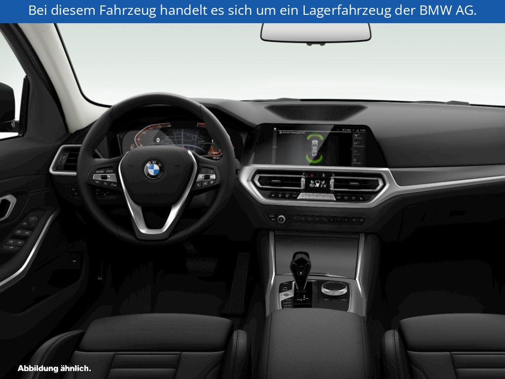 Fahrzeugabbildung BMW 330i Limousine