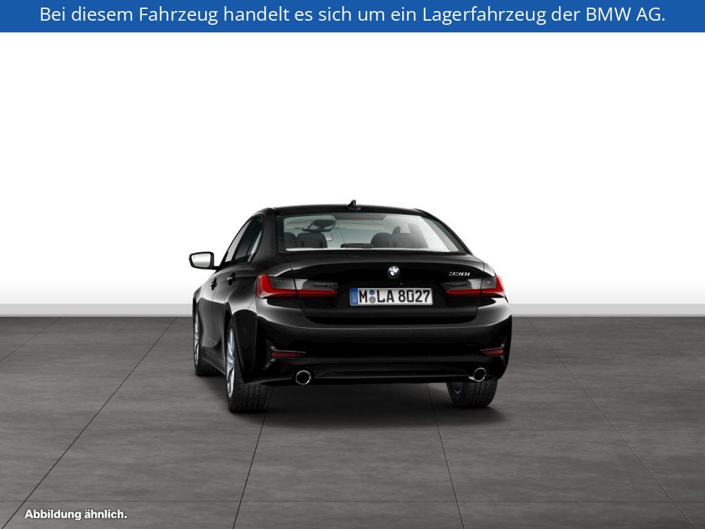 Fahrzeugabbildung BMW 330i Limousine