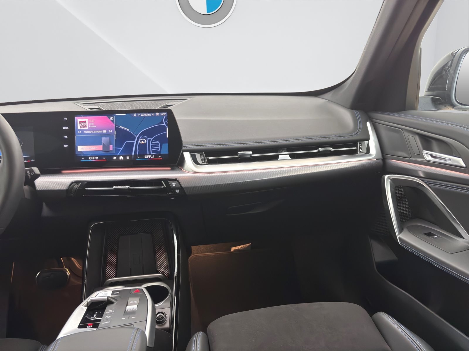 Fahrzeugabbildung BMW X1 sDrive20i [M Sport, AHK, ACC, RFK, SHZ, 18 LMR]
