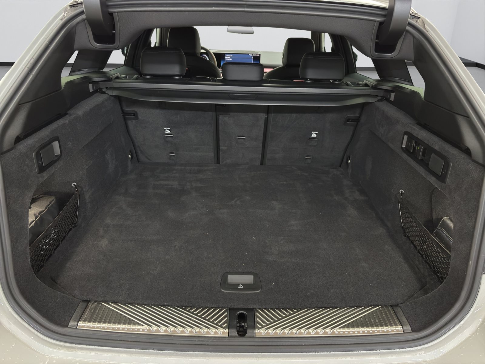 Fahrzeugabbildung BMW 520d Touring [M Sport, AHK, ACC, RFK, h&k Sound]