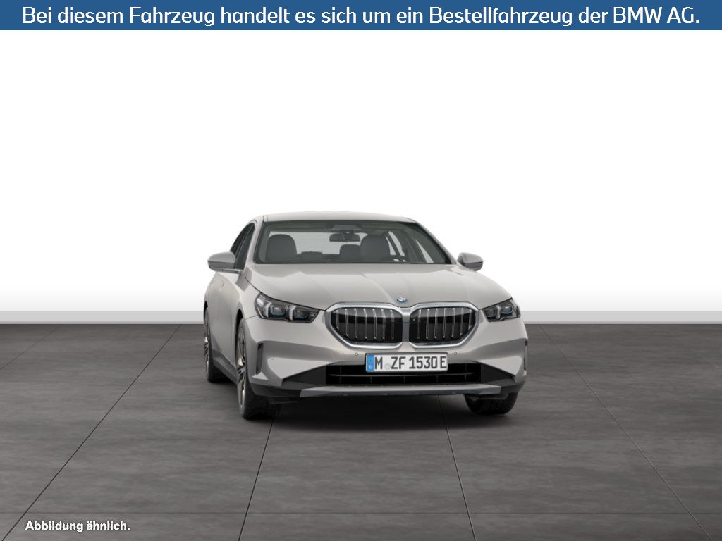 Fahrzeugabbildung BMW 530e Limousine