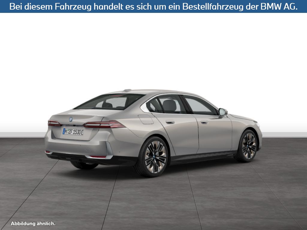Fahrzeugabbildung BMW 530e Limousine