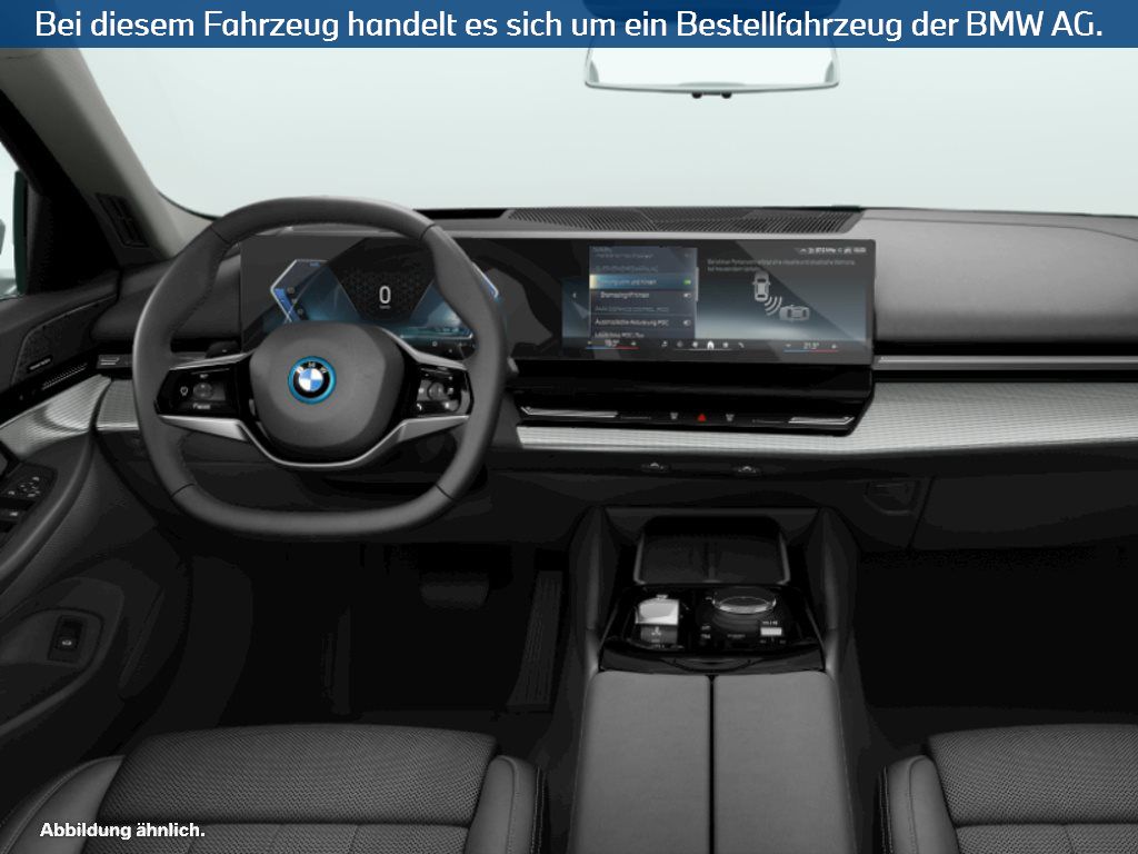 Fahrzeugabbildung BMW 530e Limousine