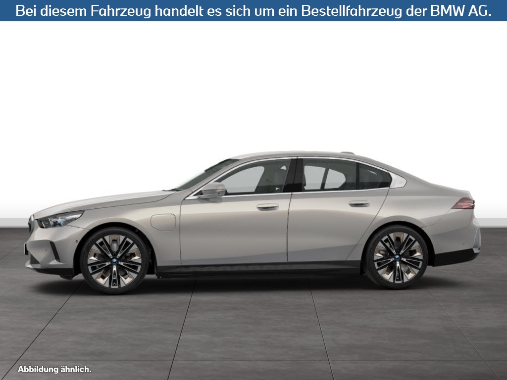 Fahrzeugabbildung BMW 530e Limousine