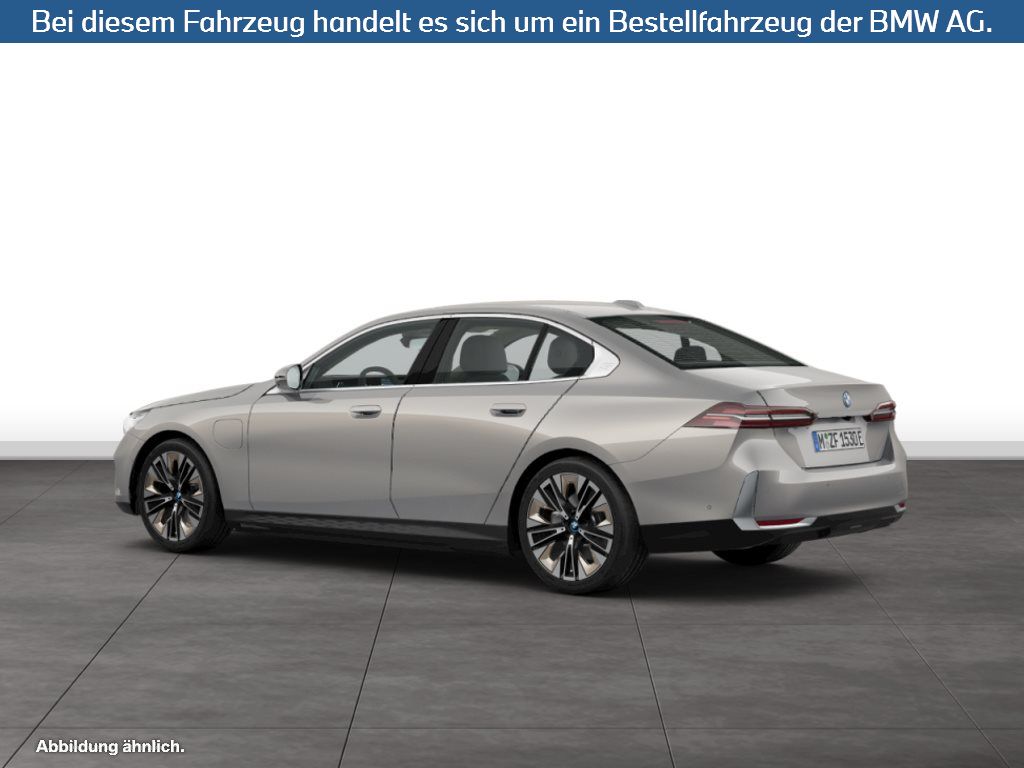Fahrzeugabbildung BMW 530e Limousine