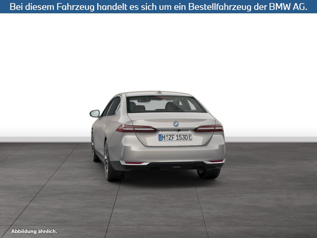 Fahrzeugabbildung BMW 530e Limousine