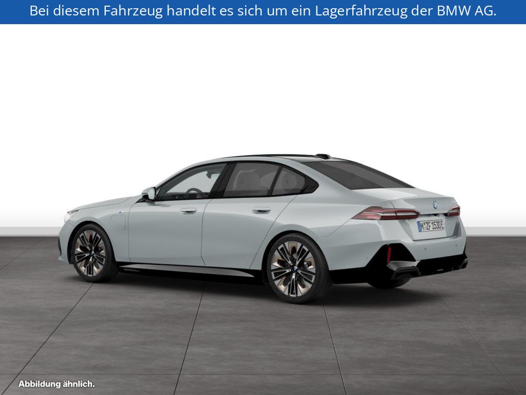 Fahrzeugabbildung BMW 530e Limousine