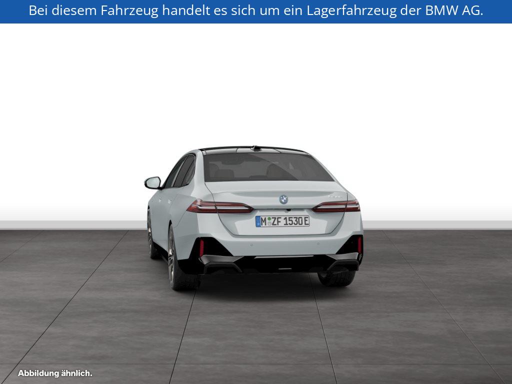 Fahrzeugabbildung BMW 530e Limousine