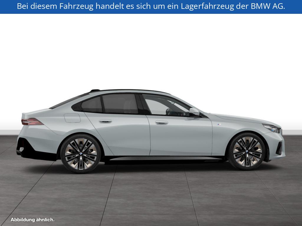 Fahrzeugabbildung BMW 530e Limousine