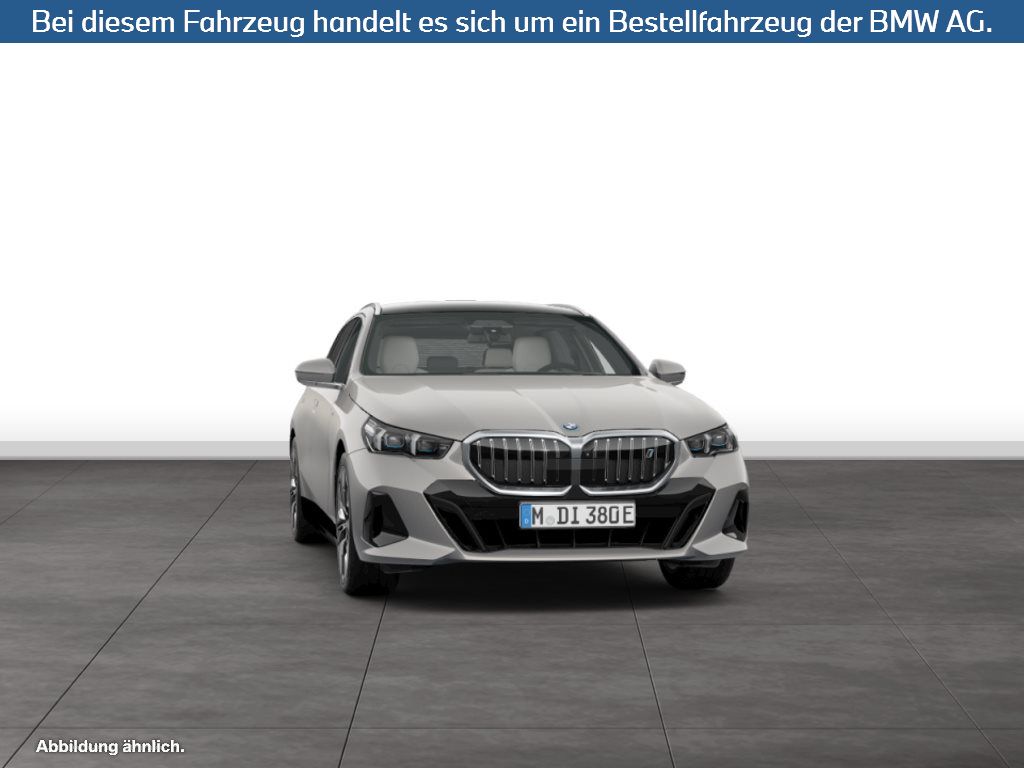 Fahrzeugabbildung BMW i5 eDrive40 Touring