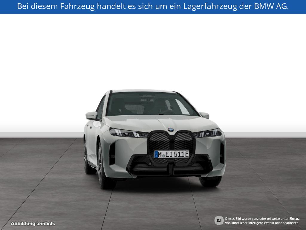 Fahrzeugabbildung BMW iX xDrive45
