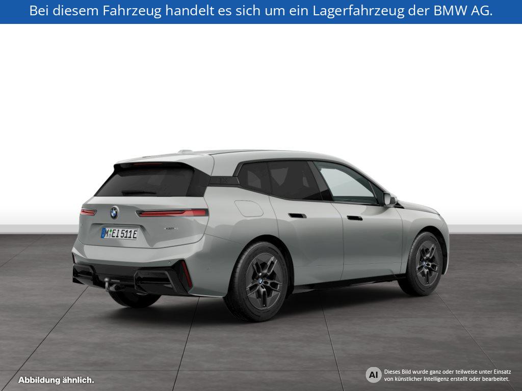Fahrzeugabbildung BMW iX xDrive45