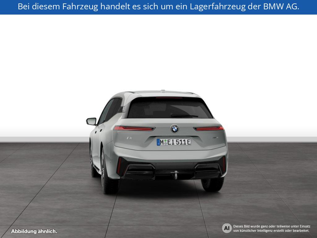 Fahrzeugabbildung BMW iX xDrive45
