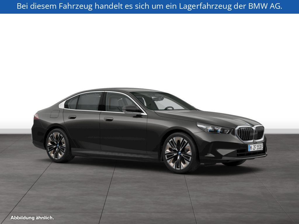 Fahrzeugabbildung BMW 550e xDrive Limousine