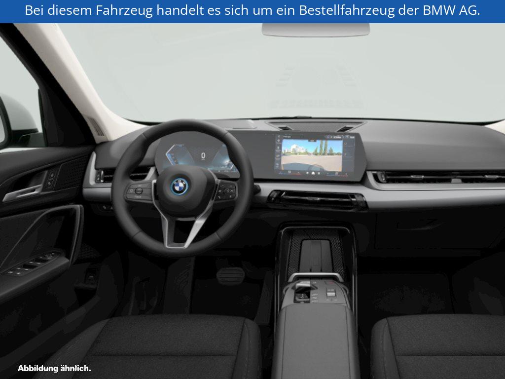 Fahrzeugabbildung BMW X1 xDrive25e