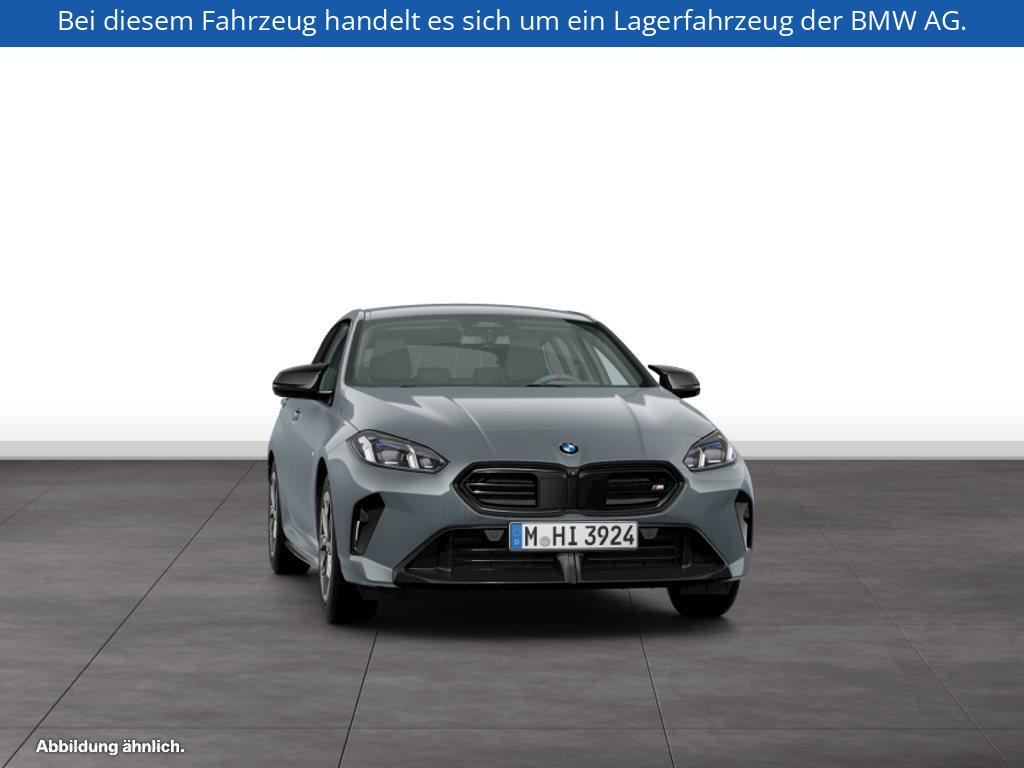 Fahrzeugabbildung BMW M135 xDrive