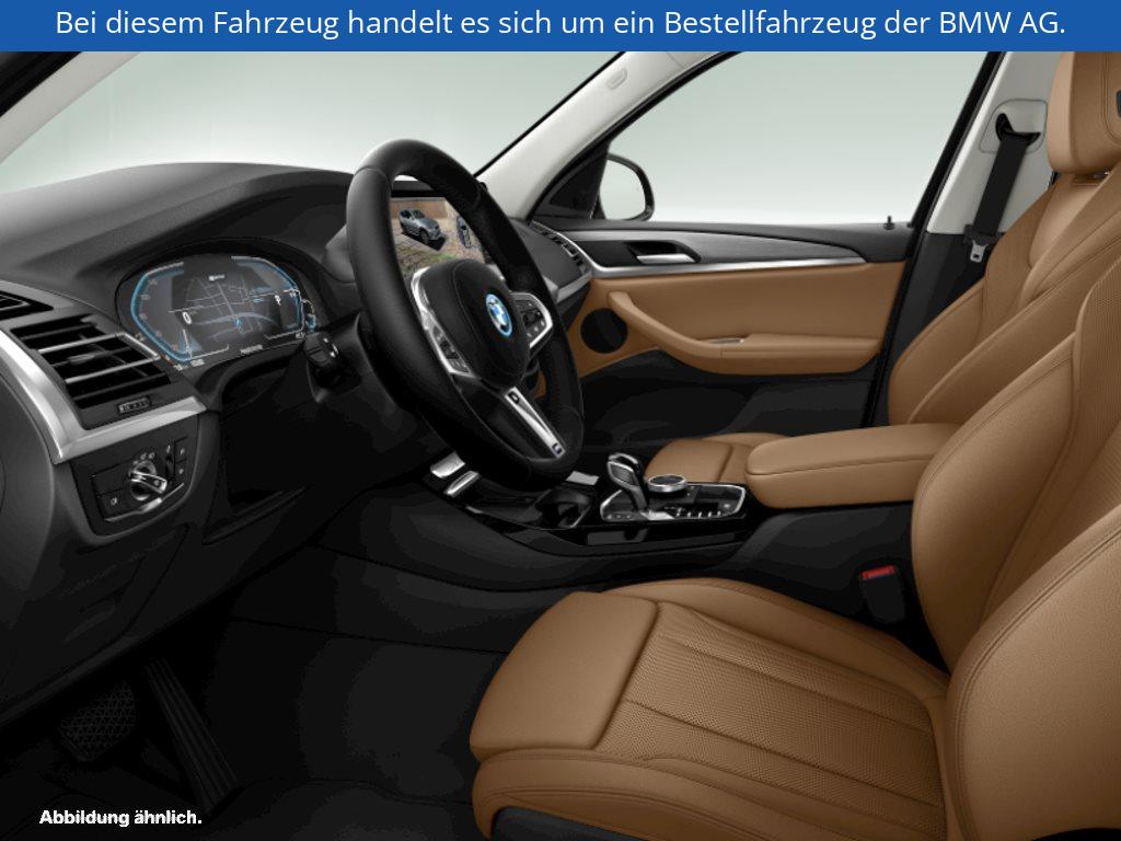 Fahrzeugabbildung BMW X3 xDrive30e