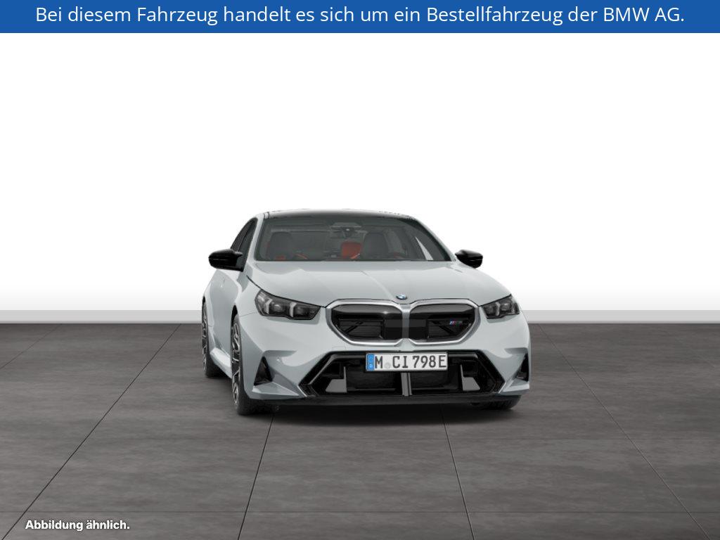Fahrzeugabbildung BMW M5 Limousine