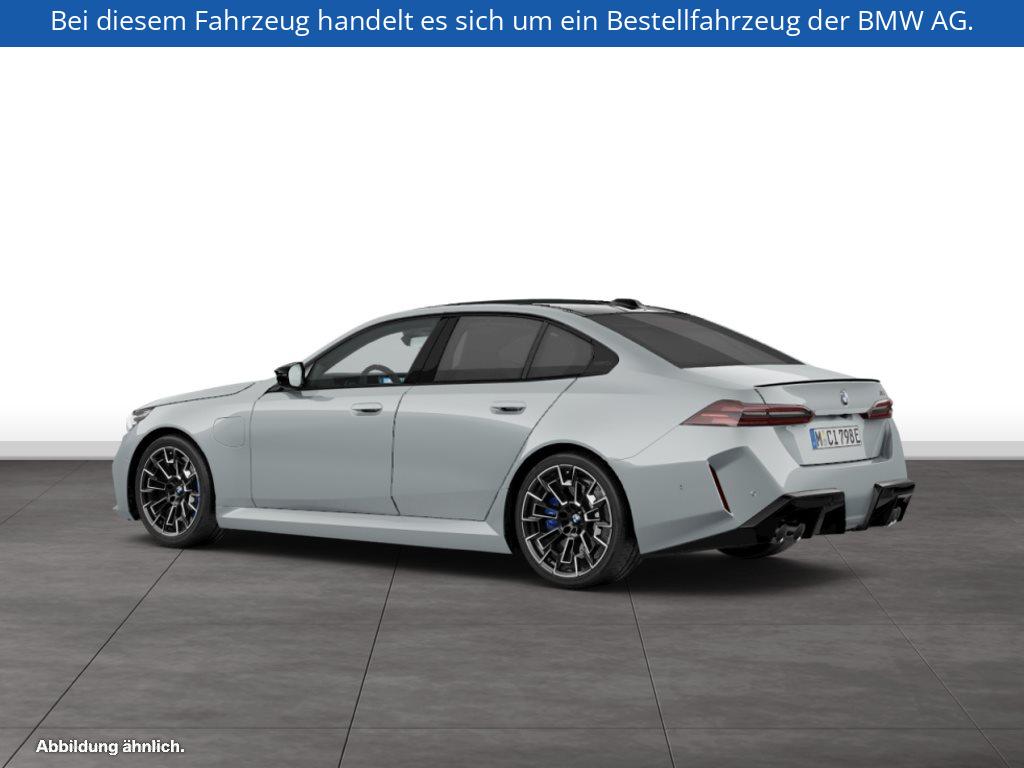 Fahrzeugabbildung BMW M5 Limousine