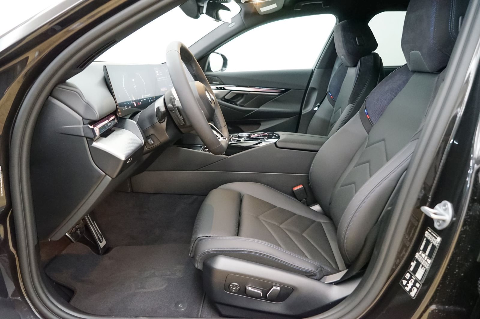 Fahrzeugabbildung BMW 540d xDrive Touring [M Sport, HUD, AHK, ACC, 20 LMR]