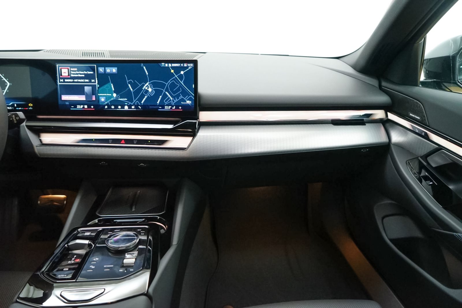 Fahrzeugabbildung BMW 540d xDrive Touring [M Sport, HUD, AHK, ACC, 20 LMR]