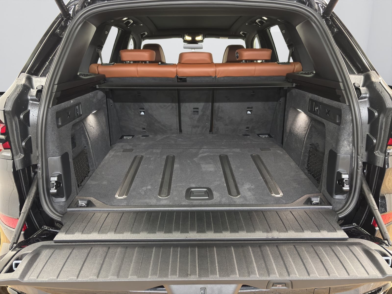 Fahrzeugabbildung BMW X5 xDrive40d [M Sport Pro, HUD, AHK, ACC, GSD, 22 LMR]