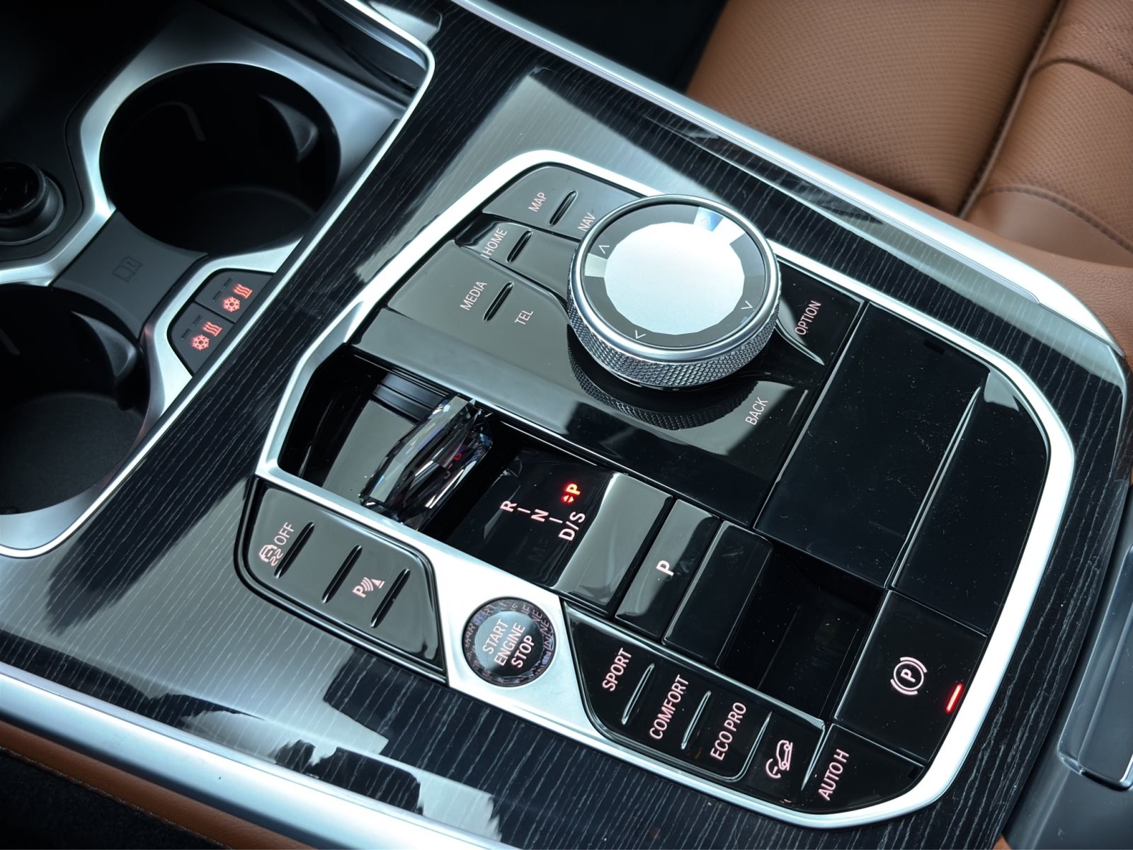 Fahrzeugabbildung BMW X5 xDrive40d [M Sport Pro, HUD, AHK, ACC, GSD, 22 LMR]