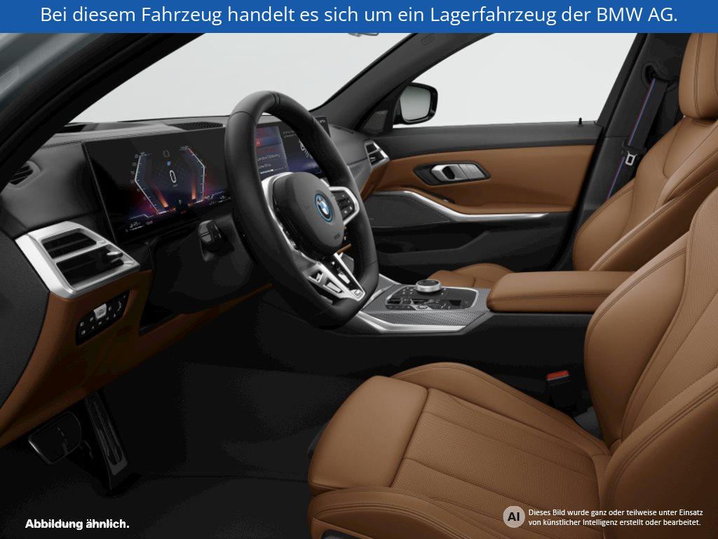 Fahrzeugabbildung BMW 330e Limousine