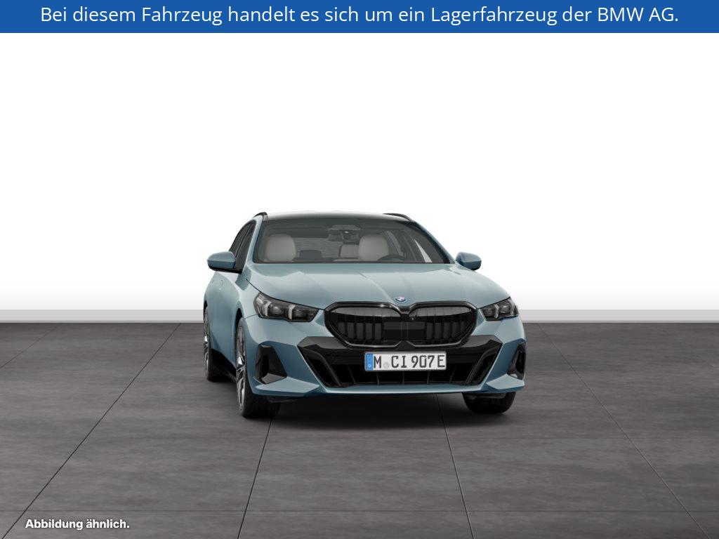 Fahrzeugabbildung BMW 550e xDrive Touring