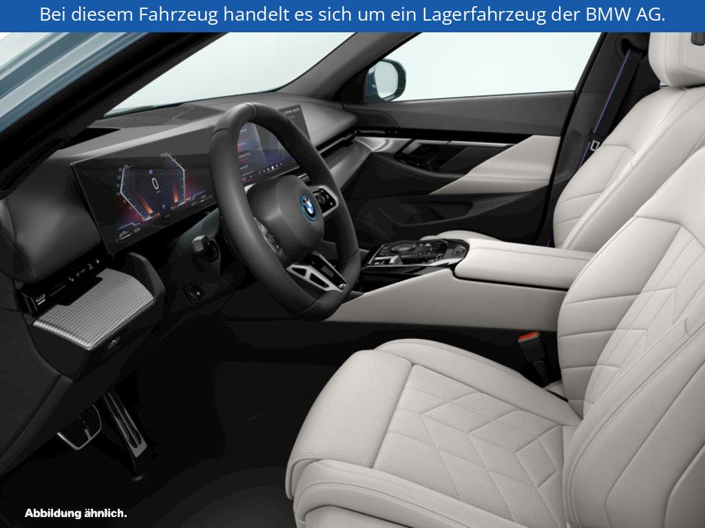 Fahrzeugabbildung BMW 550e xDrive Touring