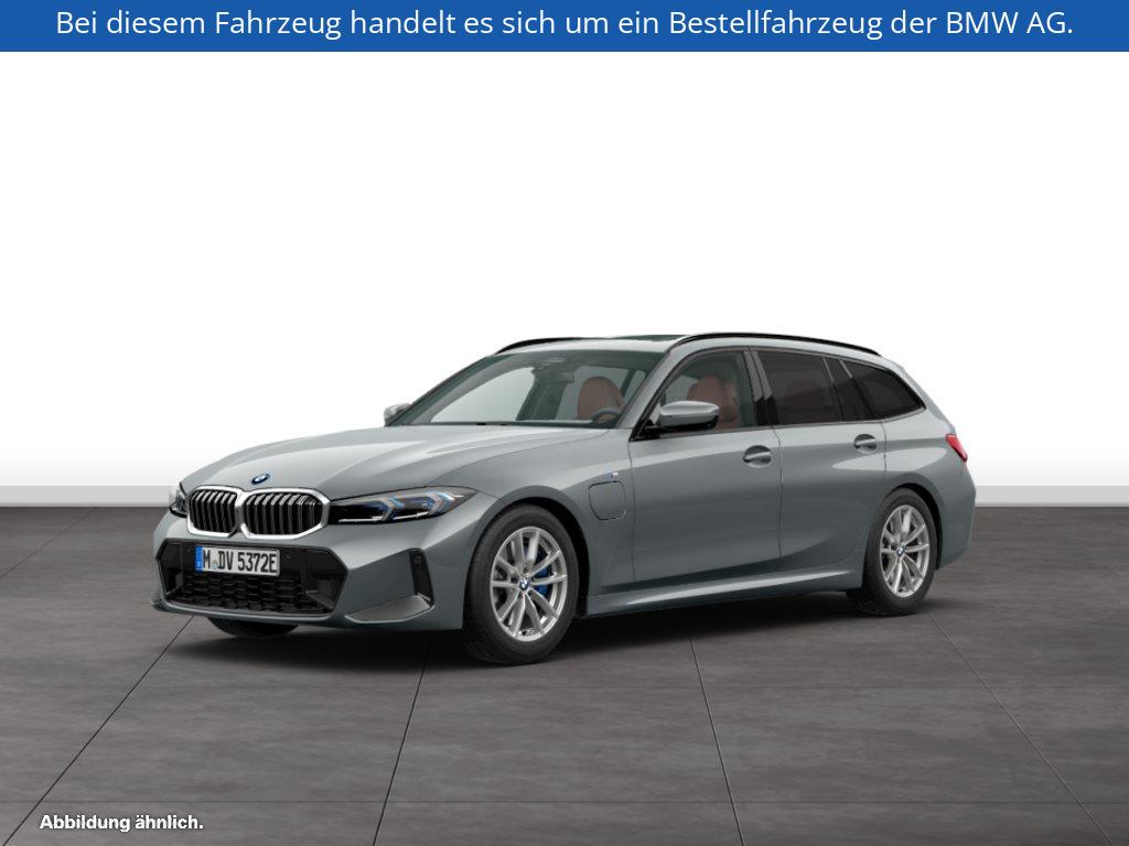 BMW 330e xDrive Touring