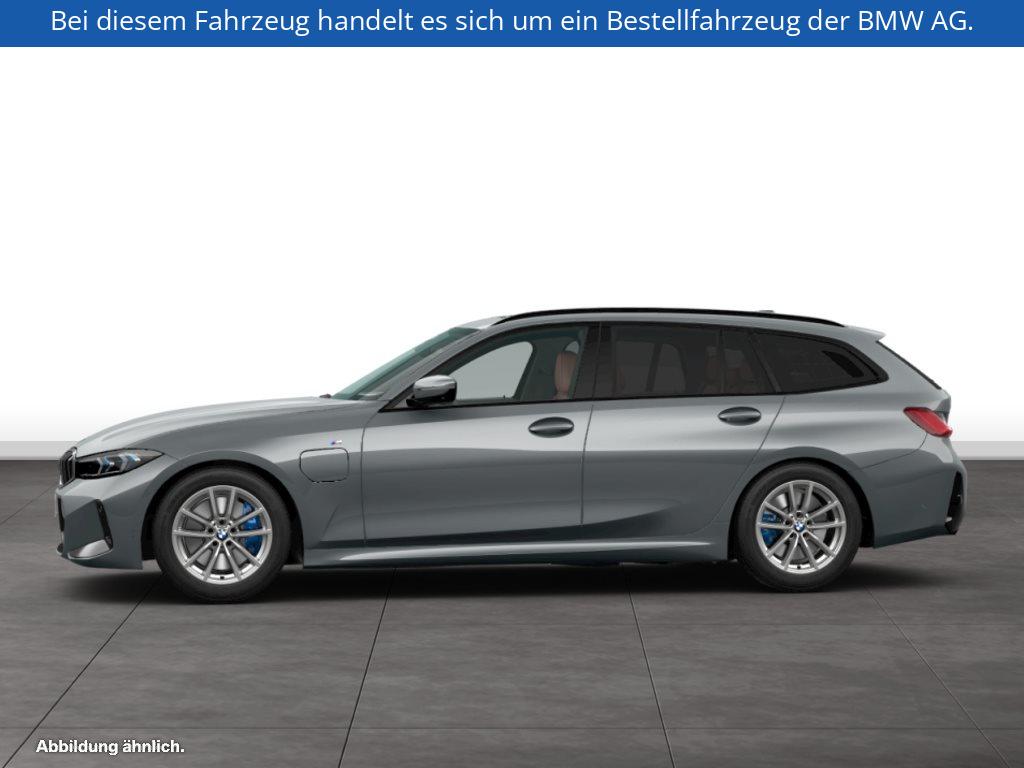 Fahrzeugabbildung BMW 330e xDrive Touring
