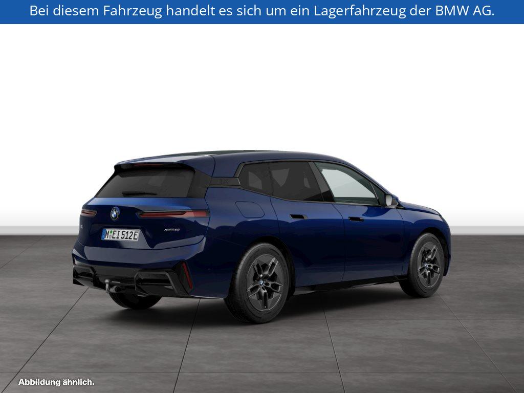 Fahrzeugabbildung BMW iX xDrive60
