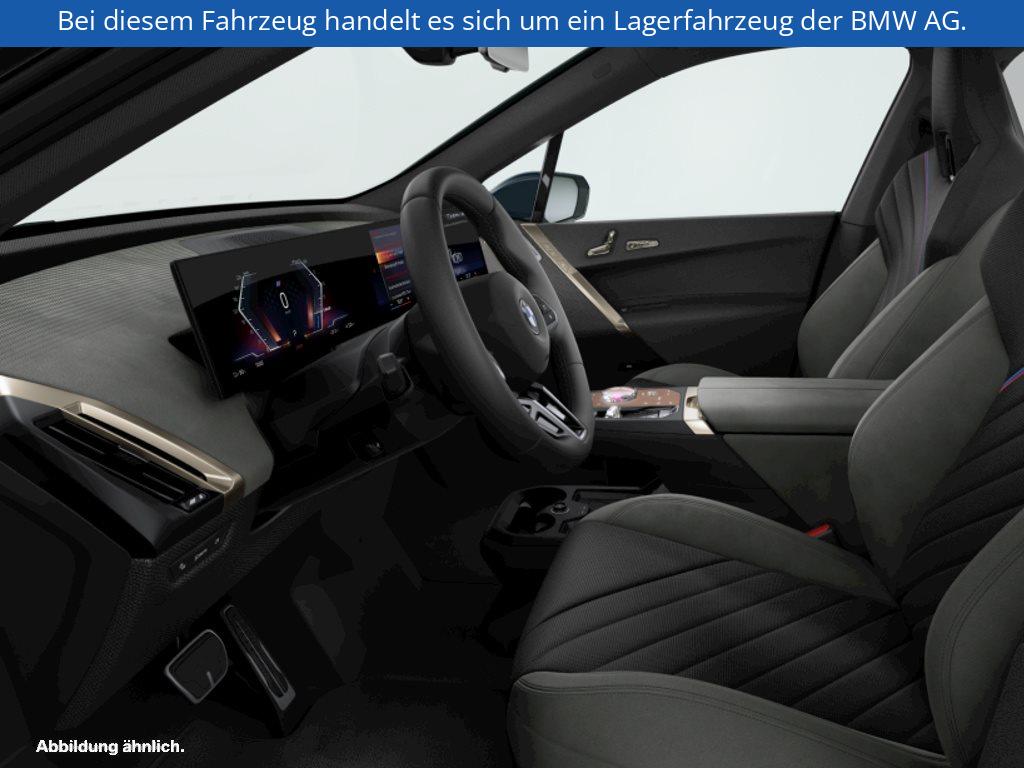Fahrzeugabbildung BMW iX xDrive60
