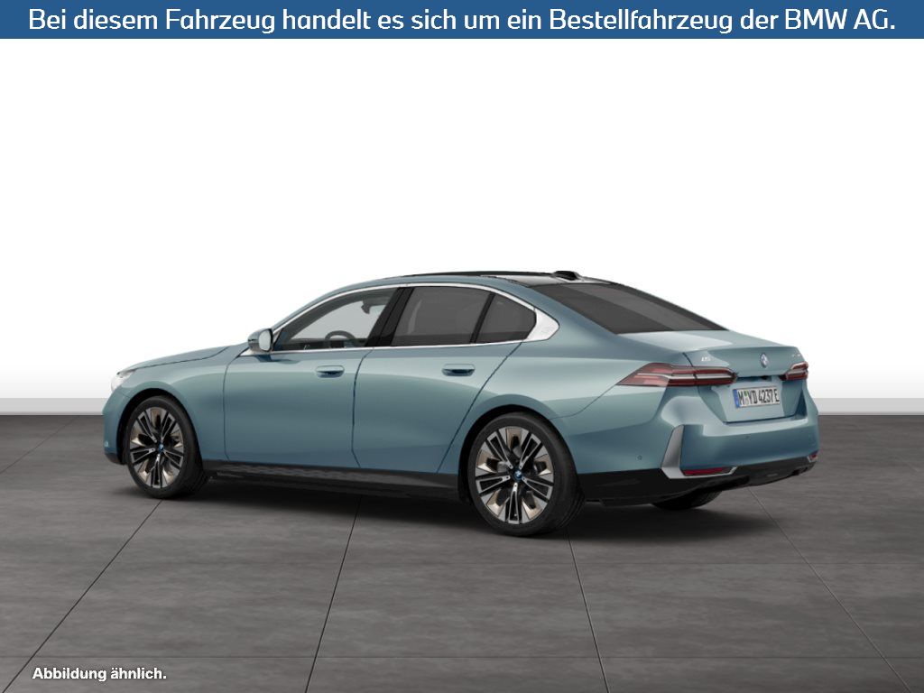 Fahrzeugabbildung BMW i5 eDrive40 Limousine