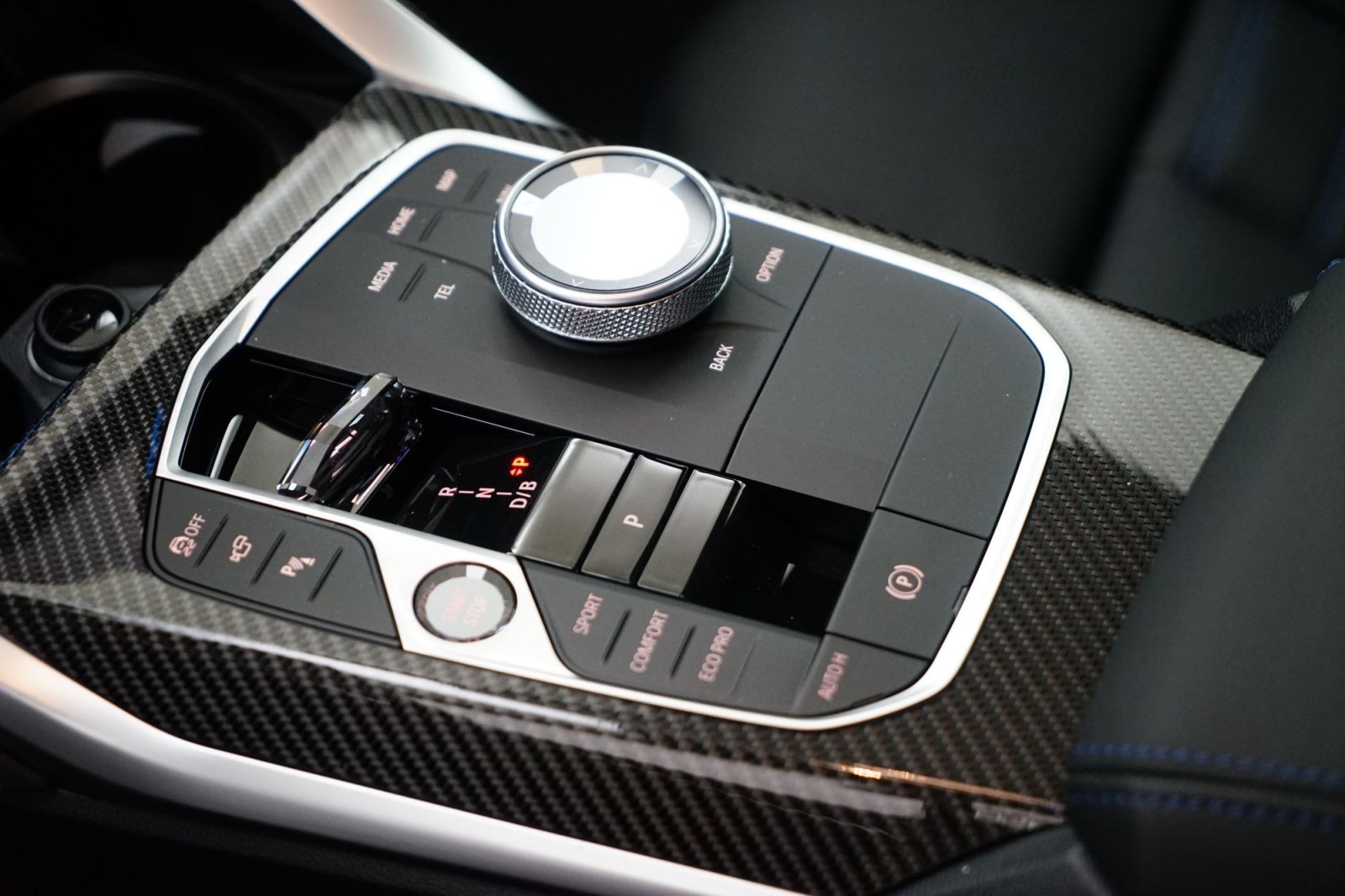 Fahrzeugabbildung BMW i4 M50 xDrive [HUD, AHK, ACC, 19 LMR, h&k Sound]