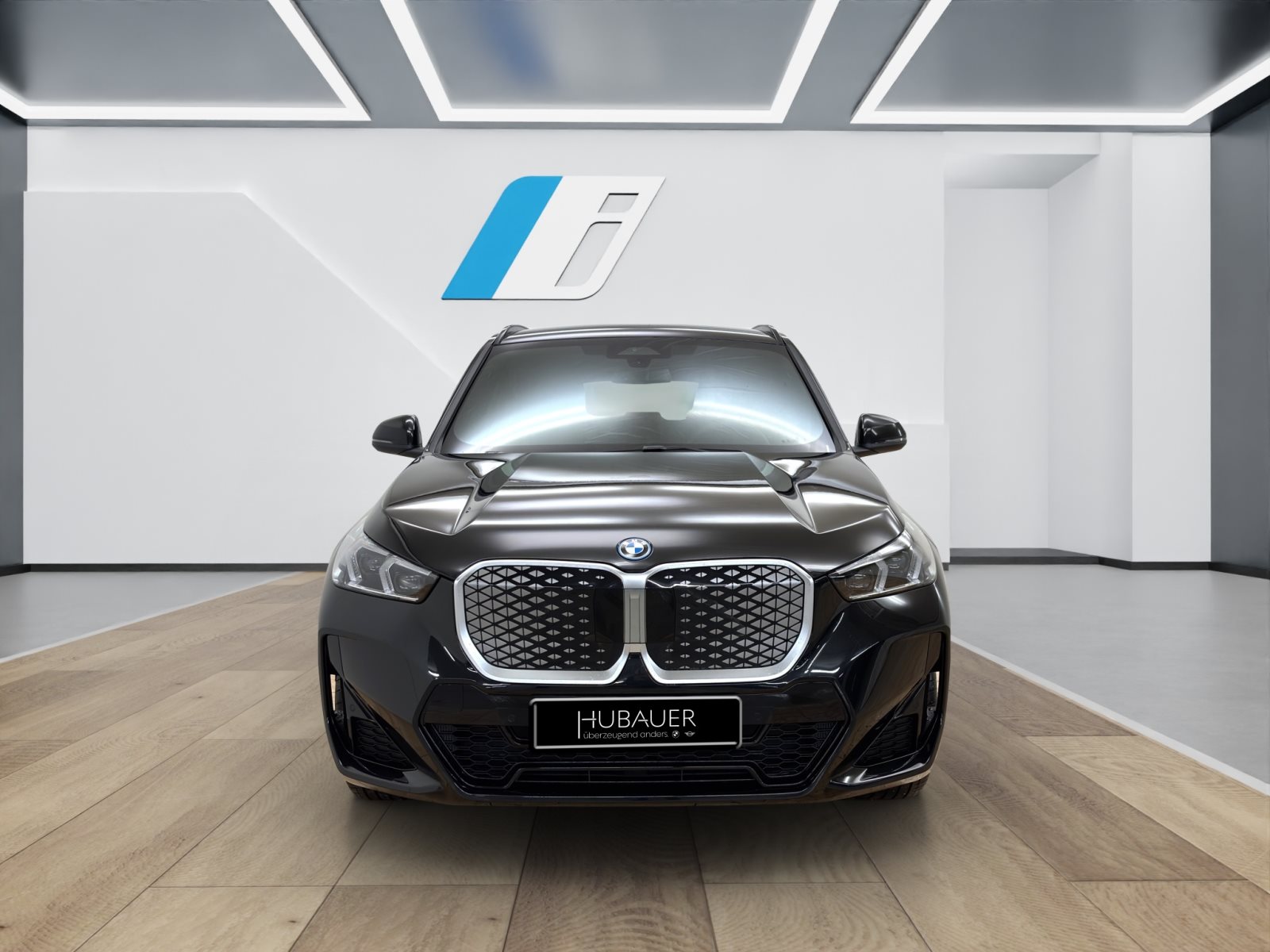 Fahrzeugabbildung BMW iX1 eDrive20 [M Sport, AHK, ACC, RFK, 18 LMR]