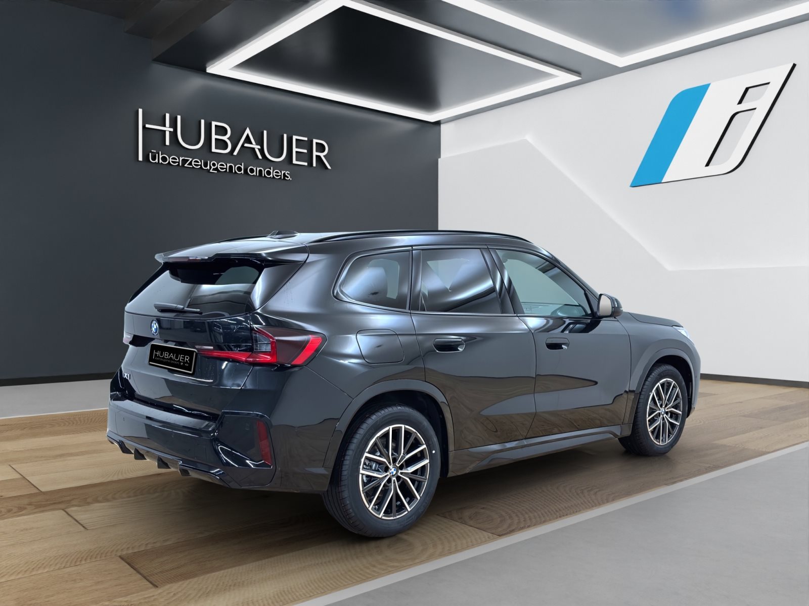 Fahrzeugabbildung BMW iX1 eDrive20 [M Sport, AHK, ACC, RFK, 18 LMR]