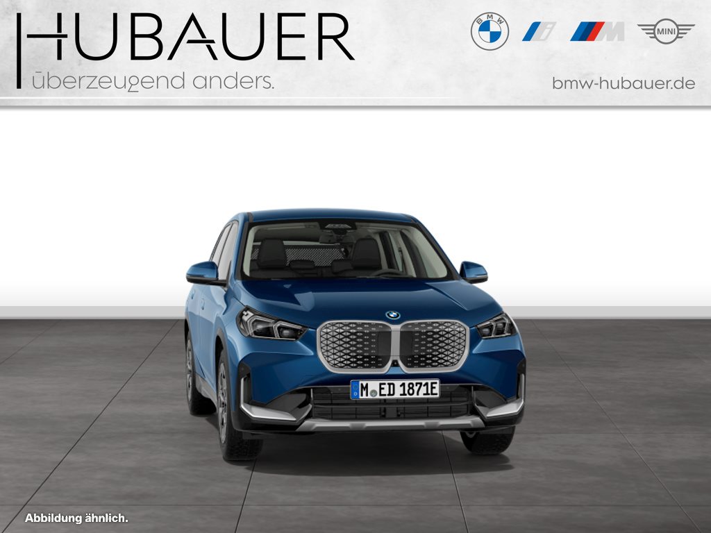 Fahrzeugabbildung BMW iX1 xDrive30 [xLine, HUD, AHK, HK Sound, 360°]