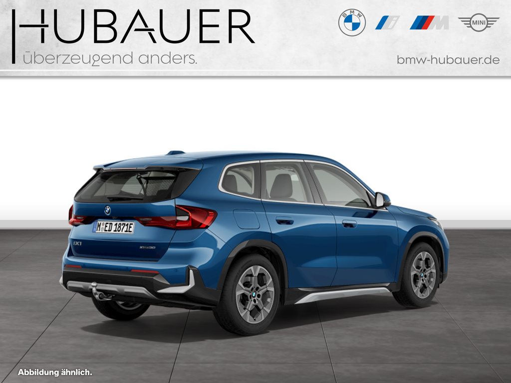 Fahrzeugabbildung BMW iX1 xDrive30 [xLine, HUD, AHK, HK Sound, 360°]