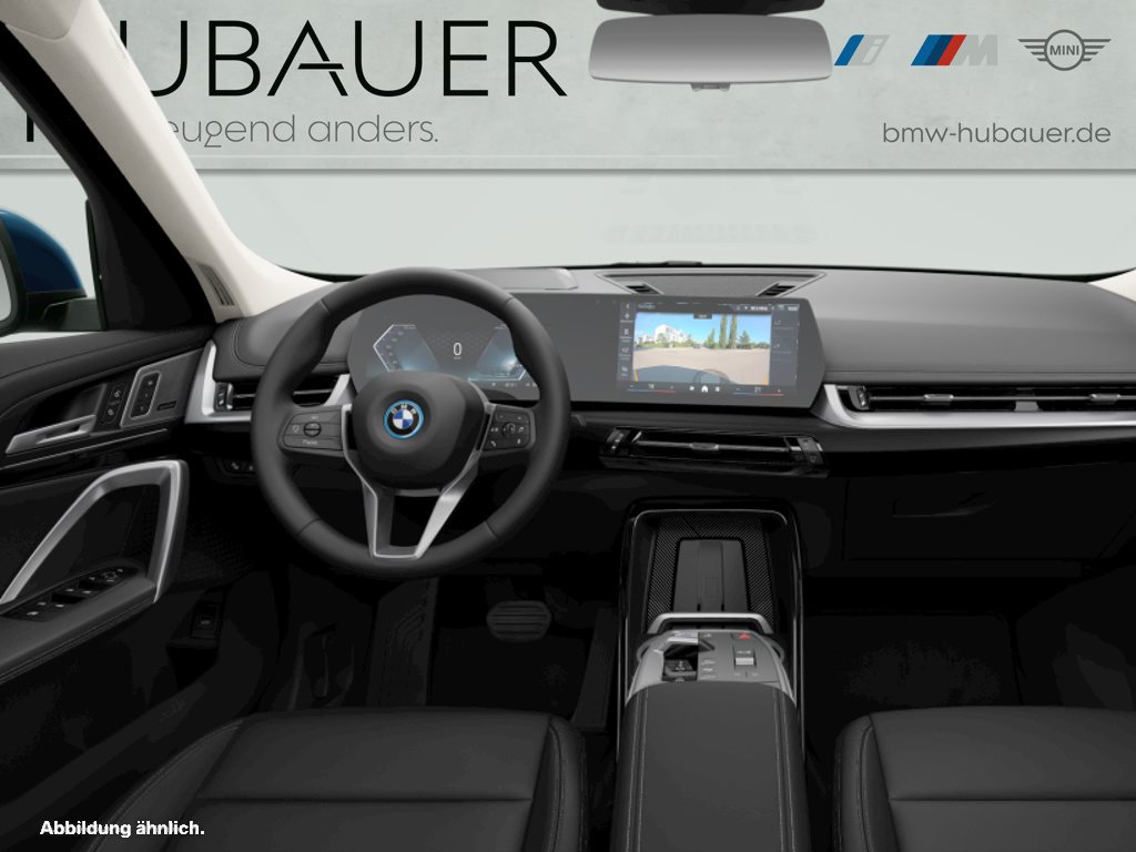 Fahrzeugabbildung BMW iX1 xDrive30 [xLine, HUD, AHK, HK Sound, 360°]